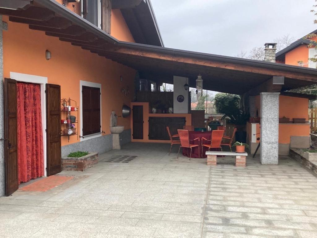 Апартаменти Un Bell Incontro Borgo Ticino Екстер'єр фото