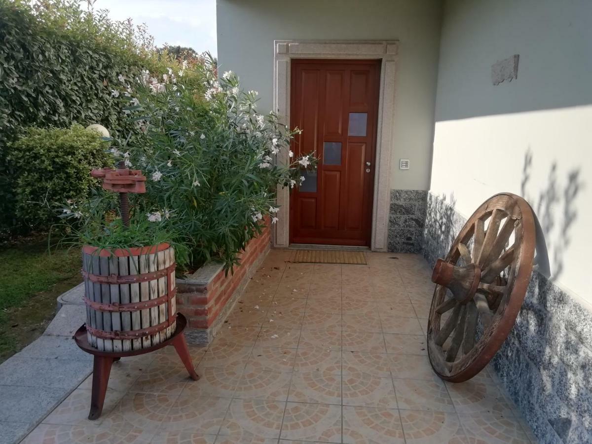 Апартаменти Un Bell Incontro Borgo Ticino Екстер'єр фото